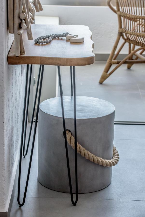 Laia Seafront Luxury Apartments アギア・ペラギア エクステリア 写真