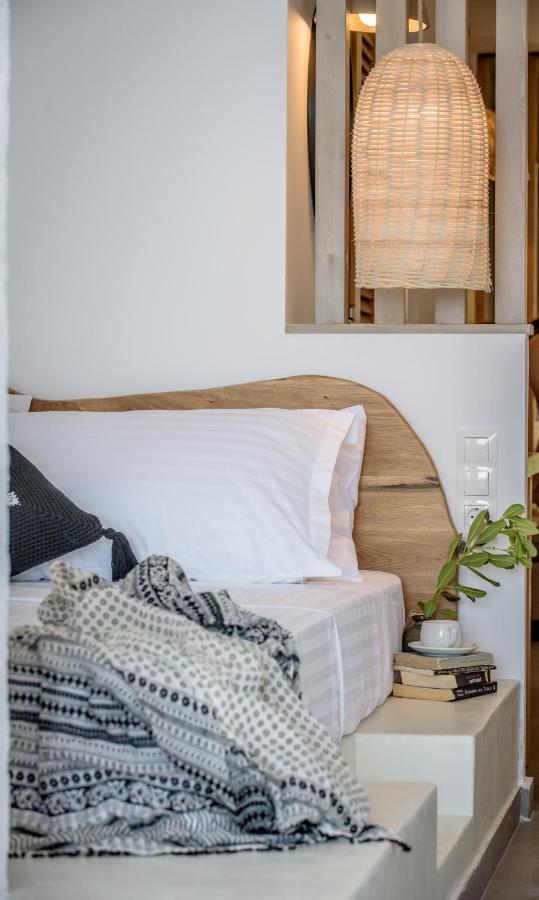 Laia Seafront Luxury Apartments アギア・ペラギア エクステリア 写真
