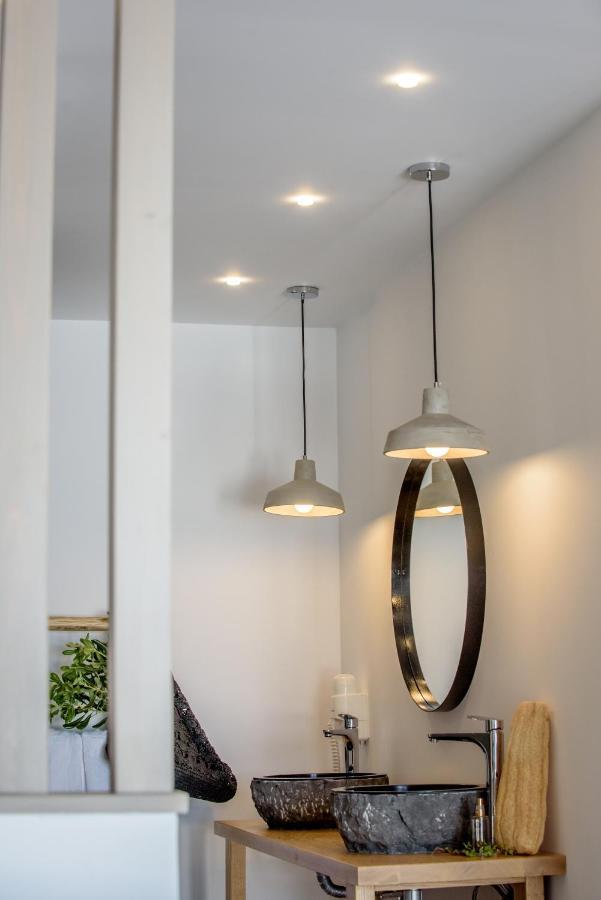 Laia Seafront Luxury Apartments アギア・ペラギア エクステリア 写真