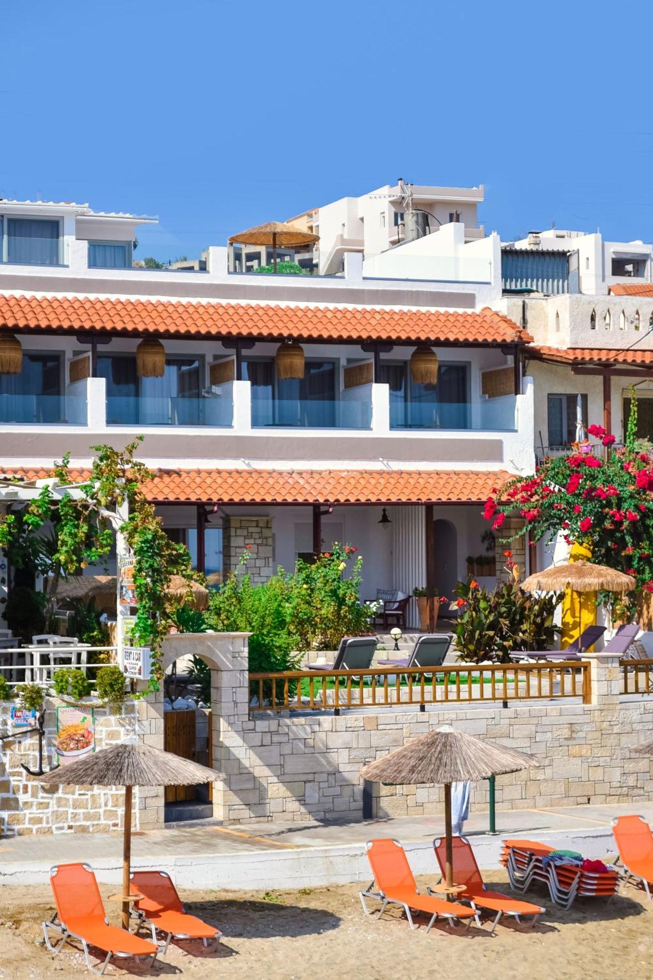 Laia Seafront Luxury Apartments アギア・ペラギア エクステリア 写真
