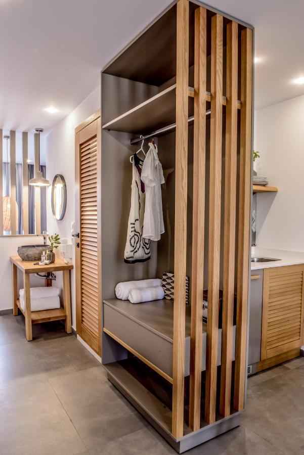 Laia Seafront Luxury Apartments アギア・ペラギア エクステリア 写真