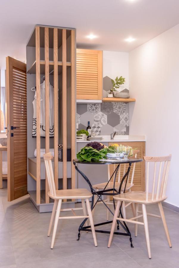 Laia Seafront Luxury Apartments アギア・ペラギア エクステリア 写真