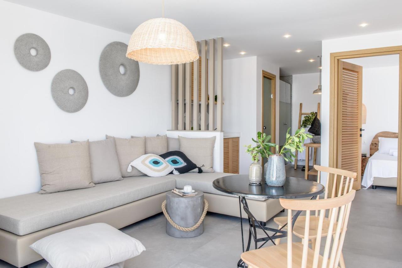 Laia Seafront Luxury Apartments アギア・ペラギア エクステリア 写真